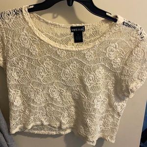 All lace cream crop top